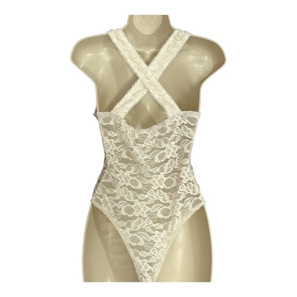 Haute Shein White Lace Thong Sleeveless Bodysuit Size Medium NWT - Picture 3 of 7